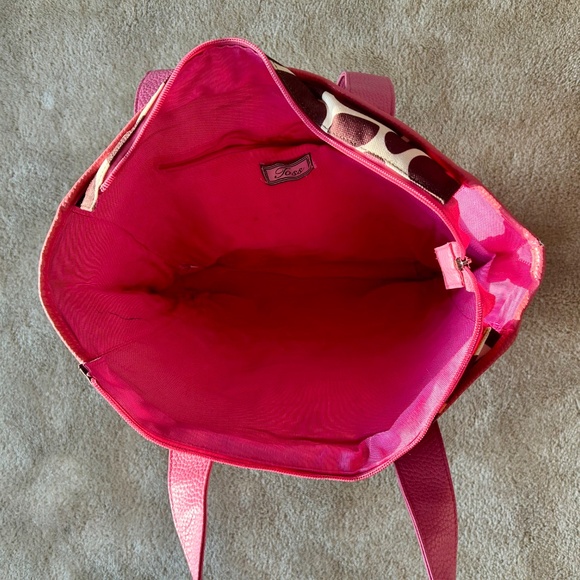 Toss Giraffe Print with Pink Faux Leather Trim and Zipper-Coated Canvas - Picture 4 of 5